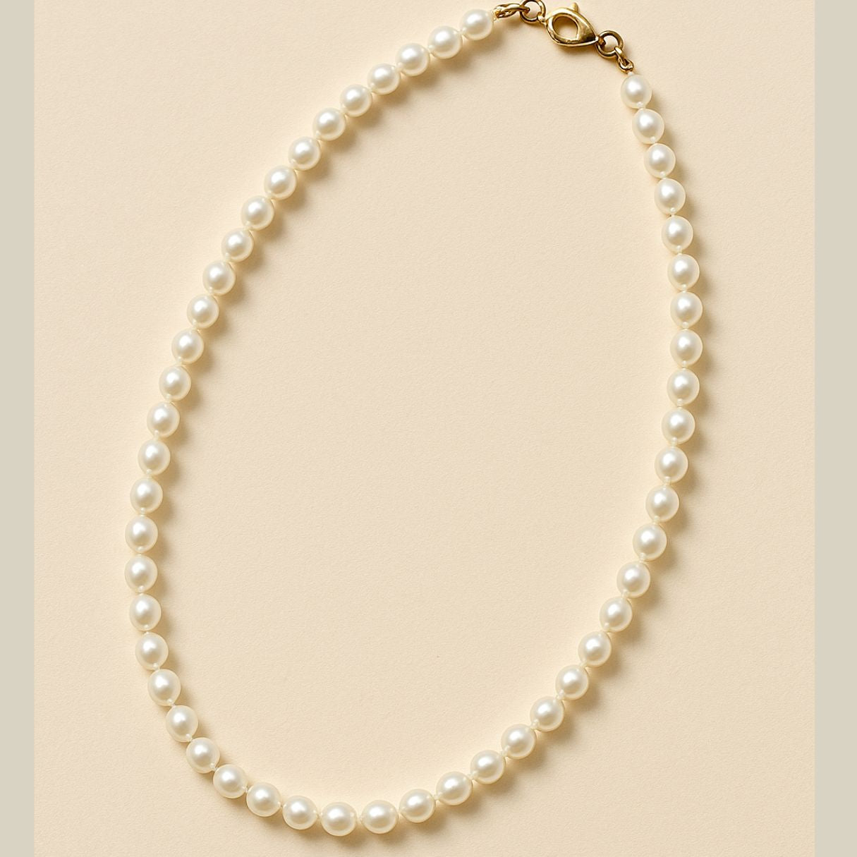 pearl necklace workshop, jewellery making class, DIY pearl jewellry, handmade pearl necklace, personalised jewelry gift, craft your own necklace, beginner jewellery course, fashion accessory class, bridal jewellery workshop, creative gift idea, pearl crafting activity, custom jewelry workshop, unique gift for her