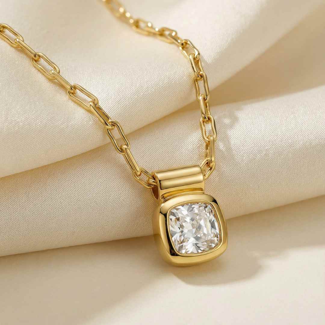 affordable bespoke jewellery, bespoke engagement rings, personalised gifts, remodelling heirloom, unique wedding ring, bespoke wedding band, custom design gift, luxury personalised jewellry, meaningful gift for her, custom gemstones ring, one-of-a-kind jewellery