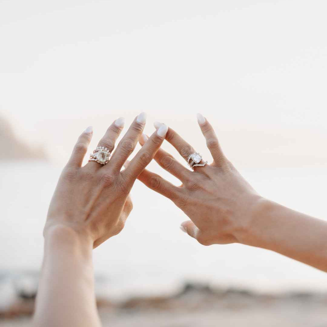 The AÉRÅ Collection