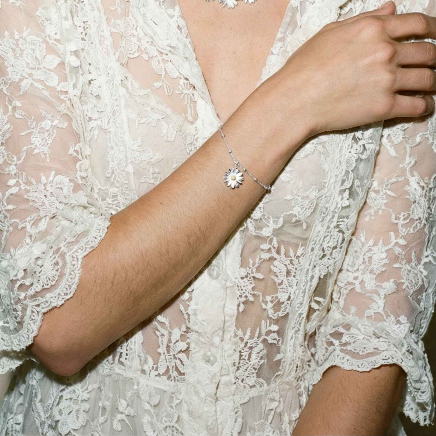 Dainty Silver Daisy Bracelet - Dainty London