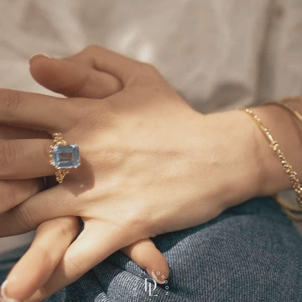 blue topaz ring, boho jewellery, organic design ring, gift for her, sterling silver ring, ocean-inspired jewellery, beach jewelry, natural gemstone ring, statement boho ring, summer jewelry, birthday gift, sea lover gift, handcrafted silver ring