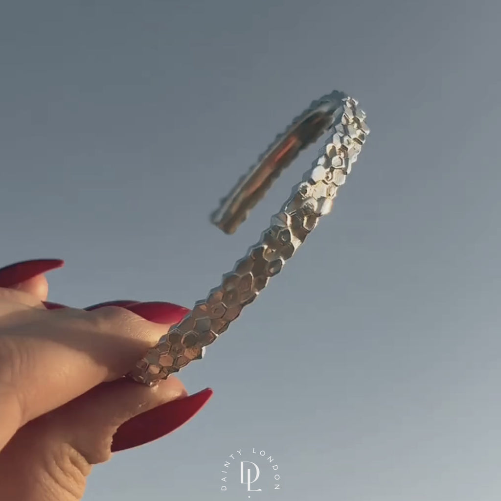 The Gold Artemis Bangle – Timeless Geometric Gold Vermeil and Silver Bangle, Elegant Jewelry for Women, Perfect Gift for Birthdays or Anniversaries