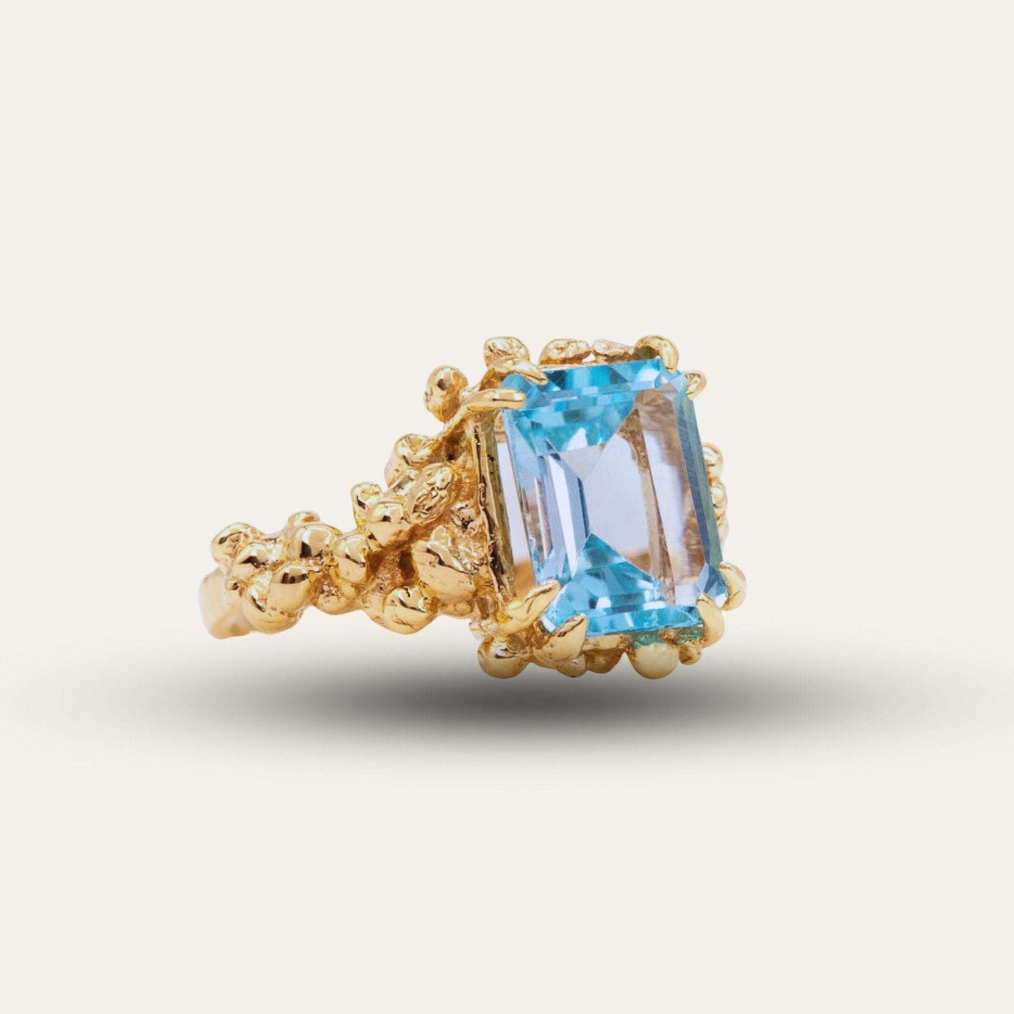 The Aurelia Ring - Blue Topaz - Ring Gold Love - Dainty London